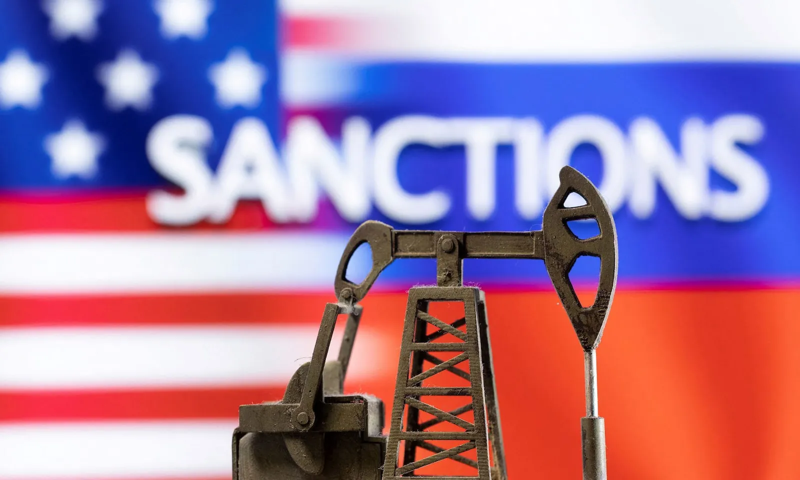 Mỹ kêu gọi G7 đánh thuế đối với các nước mua dầu của Nga