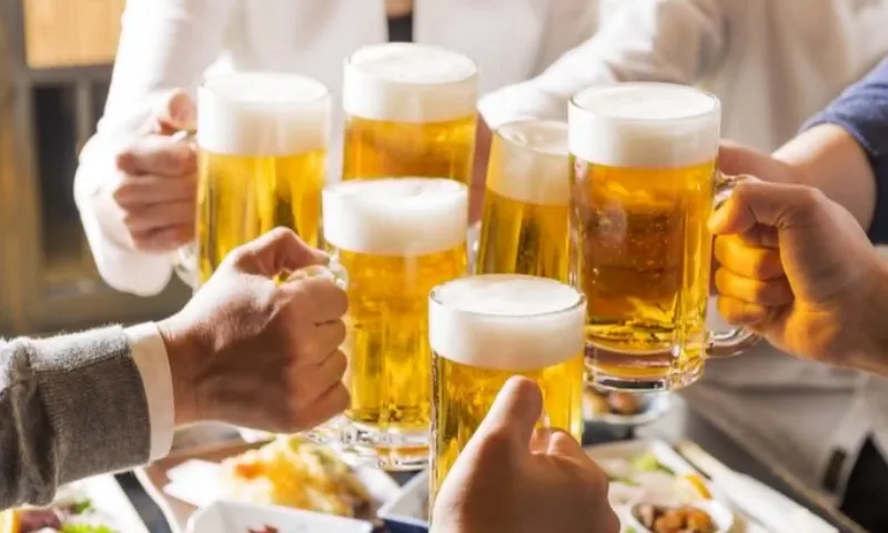 Giới trẻ Nhật Bản ngày càng quay lưng với rượu bia