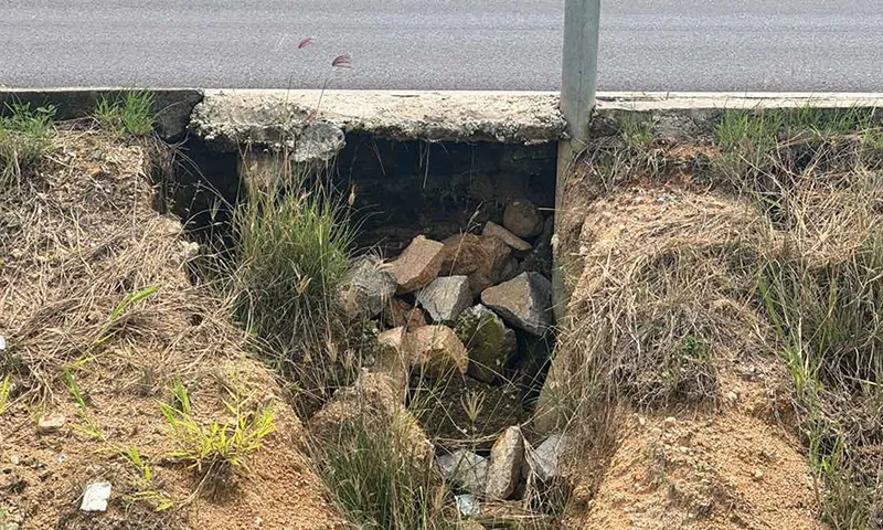 Cao tốc Vĩnh Hảo - Phan Thiết bị xói lở nền đường, hở hàm ếch