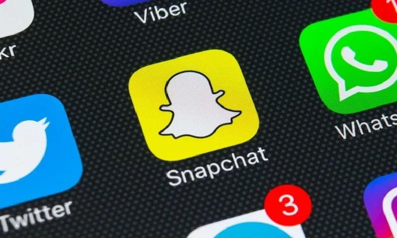 Phụ huynh Pháp đau đầu với “cuộc chiến” giới hạn thời gian dùng điện thoại của thanh thiếu niên