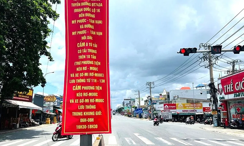 ĐT.743A là một trong ba tuyến đường cấm ô tô tải trọng lớn, container đi vào giờ cao điểm