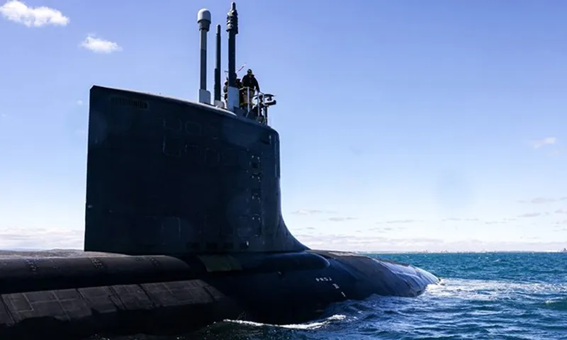 Hải quân Mỹ triển khai tàu ngầm tấn công nhanh lớp Virginia USS Minnesota (SSN-783) trên vùng biển ngoài khơi Tây Úc ngày 16-3-2025 - Ảnh AFP