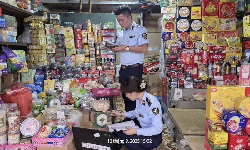 Lực lượng chức năng Hà Nội tăng cường công tác kiểm tra, kiểm soát Quản lý thị trường