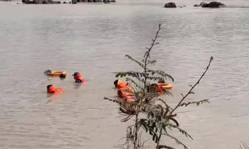 Hai học sinh bị đuối nước khi tắm sông Ba ở Đắk Lắk