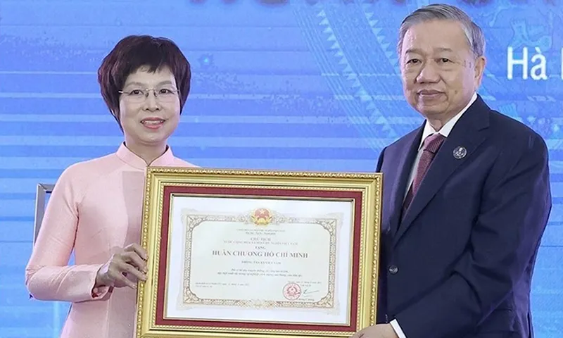 Thông tấn xã Việt Nam đón nhận Huân chương Hồ Chí Minh lần thứ ba