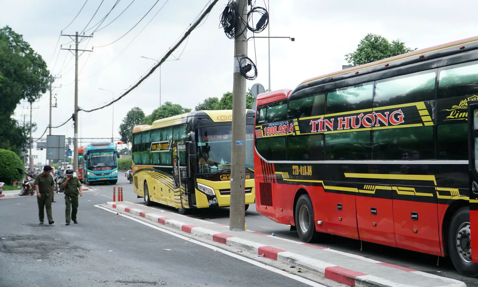 TPHCM: CSGT xử lý nghiêm nhiều xe khách vi phạm