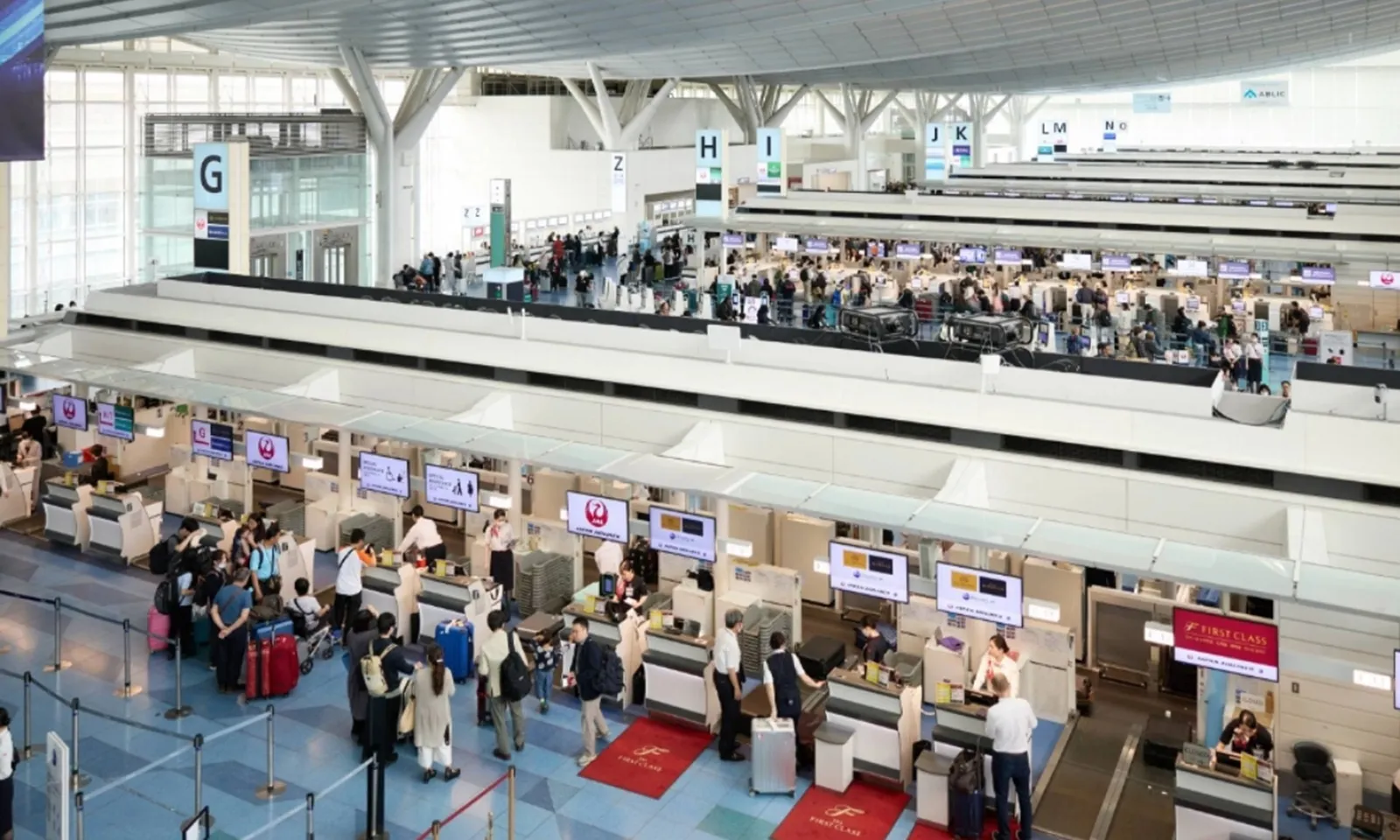 Nhân viên an ninh sân bay Nhật Bản bị bắt vì trộm tiền của hàng chục hành khách