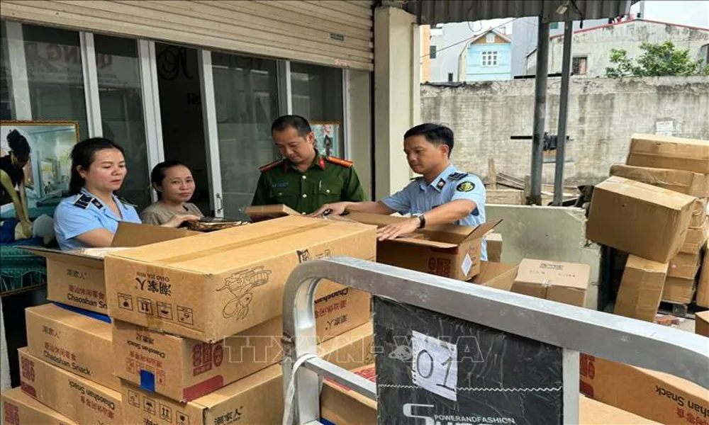 Hàng ngàn chiếc bánh Trung thu nhập lậu bị thu giữ tại Hà Nội