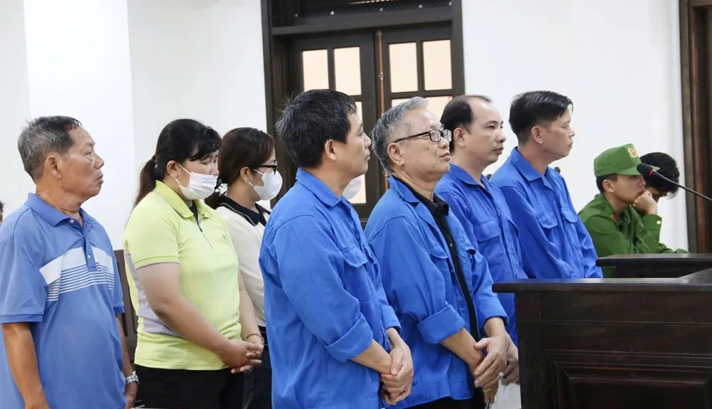 bi-cao-17580190567241244963422