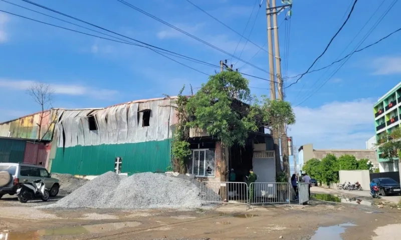 Vụ cháy khiến 4 người tử vong tại Hà Nội: Nghi do chập điện