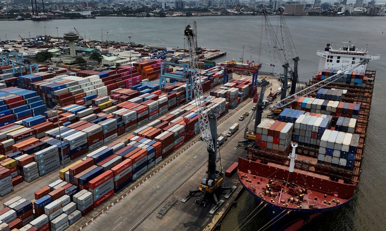 Nigeria tạm dừng áp thuế 4% theo giá FOB đối với hàng nhập khẩu