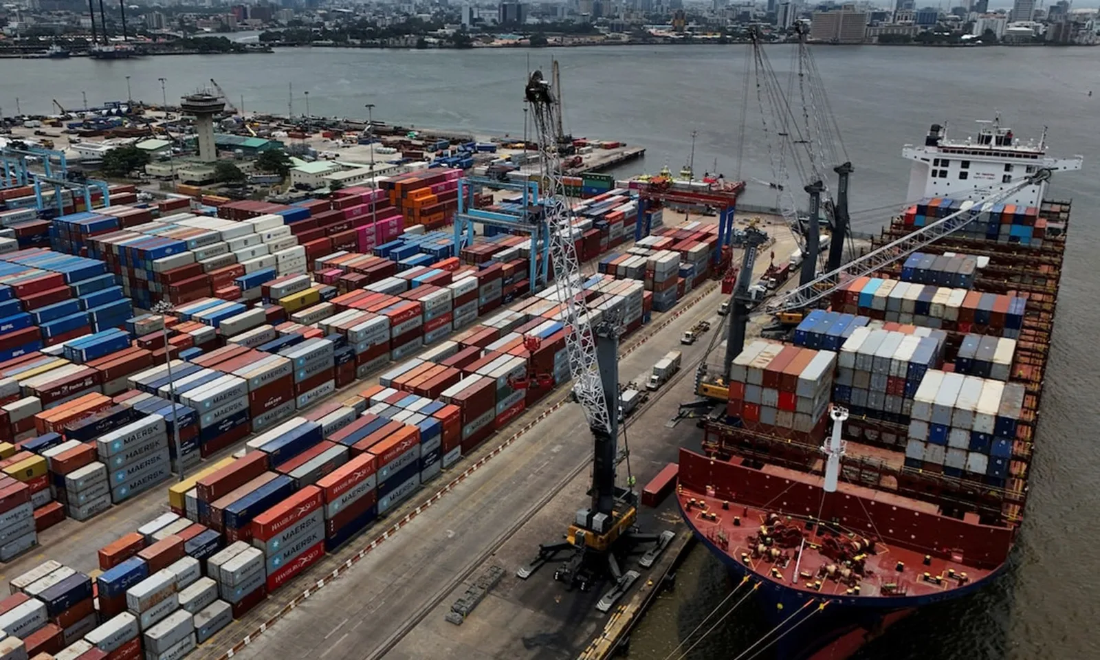 Nigeria tạm dừng áp thuế 4% theo giá FOB đối với hàng nhập khẩu