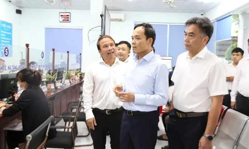 Bí thư Thành ủy TPHCM Trần Lưu Quang làm việc với phường Bình Dương