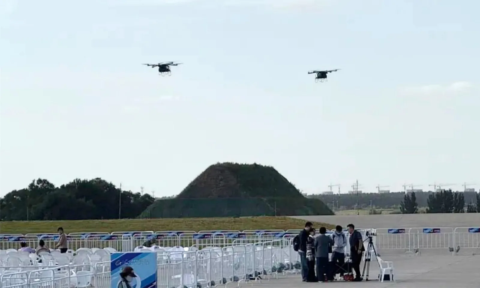 Hai ô tô bay của Trung Quốc va chạm tại triển lãm hàng không