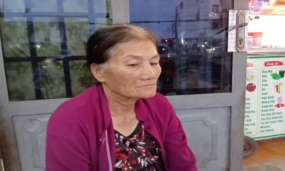 Livestream sai sự thật, cởi đồ trước UBND xã: Một phụ nữ bị tạm giữ hình sự