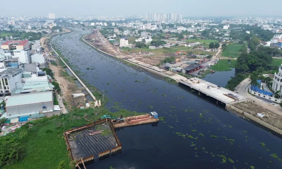 Dự án kênh Tham Lương – Bến Cát – rạch Nước Lên: đạt gần 70% khối lượng, gặp khó khăn về vật liệu