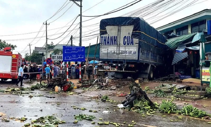 Thủ tướng Chính phủ chỉ đạo khắc phục hậu quả vụ tai nạn đặc biệt nghiêm trọng ở Quảng Trị  