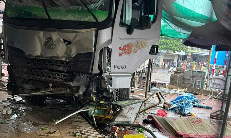 Nguyên nhân vụ xe tải lao vào chợ làm 3 người chết, 7 người bị thương