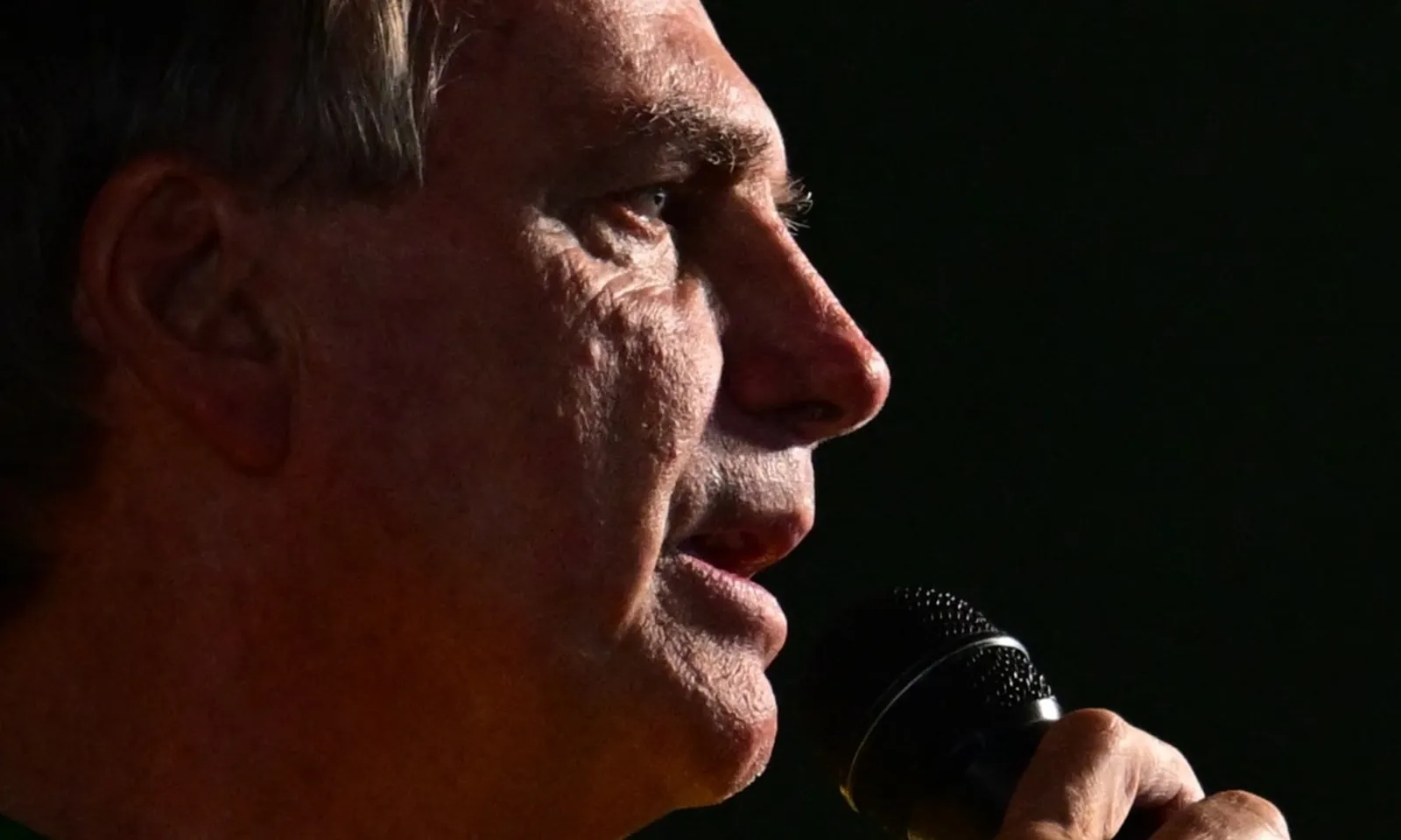 Cựu Tổng thống Brazil Jair Bolsonaro bị ung thư da