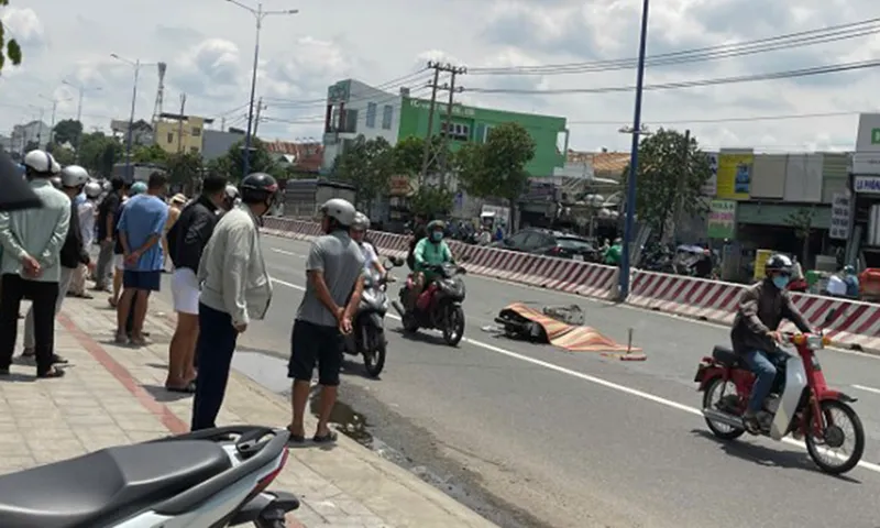 Xe bồn đụng xe máy, nam sinh lớp 11 tử vong thương tâm