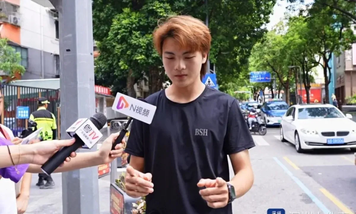 Chàng shipper 17 tuổi trả lại thỏi vàng gần 2 triệu tệ