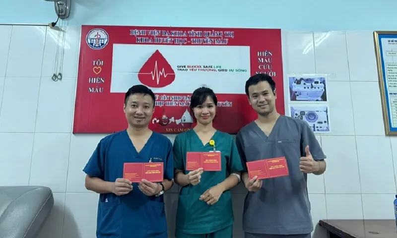 Y bác sĩ hiến máu khẩn cấp cứu bệnh nhân vụ xe tải lao vào chợ ở Quảng Trị