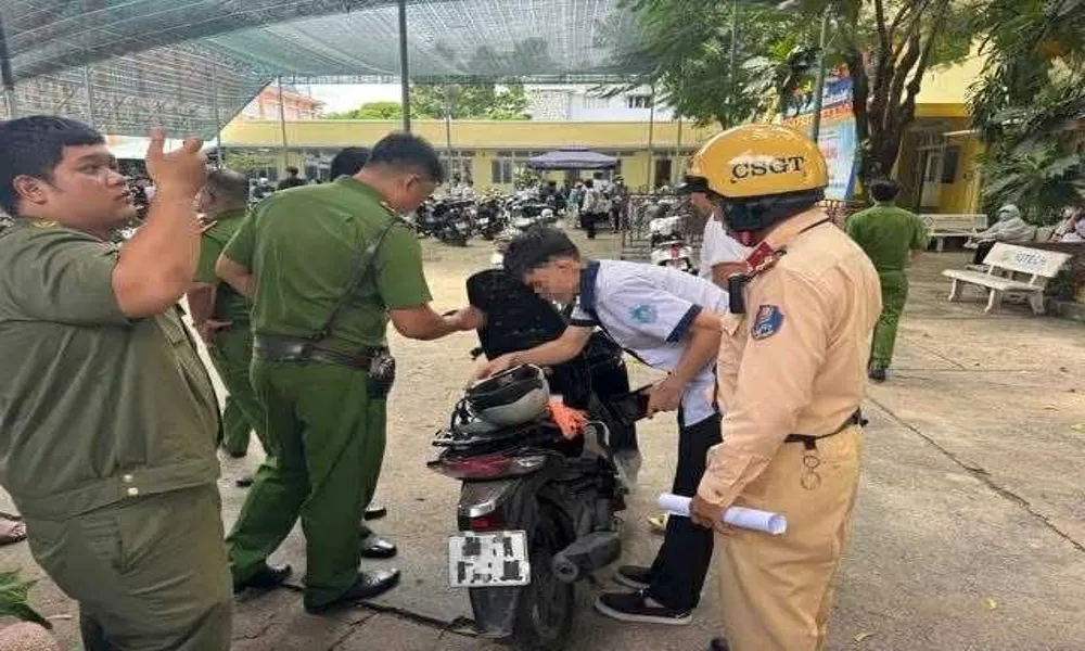 Kiểm tra giao thông, CSGT phát hiện học sinh 19 tuổi dùng ma túy