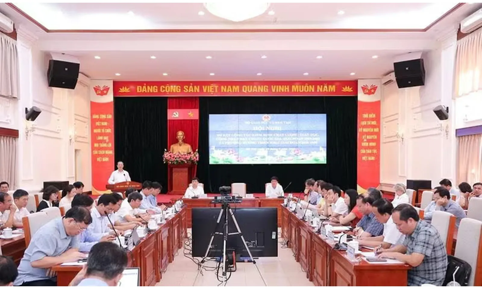 65% số trường học cả nước đạt chuẩn quốc gia