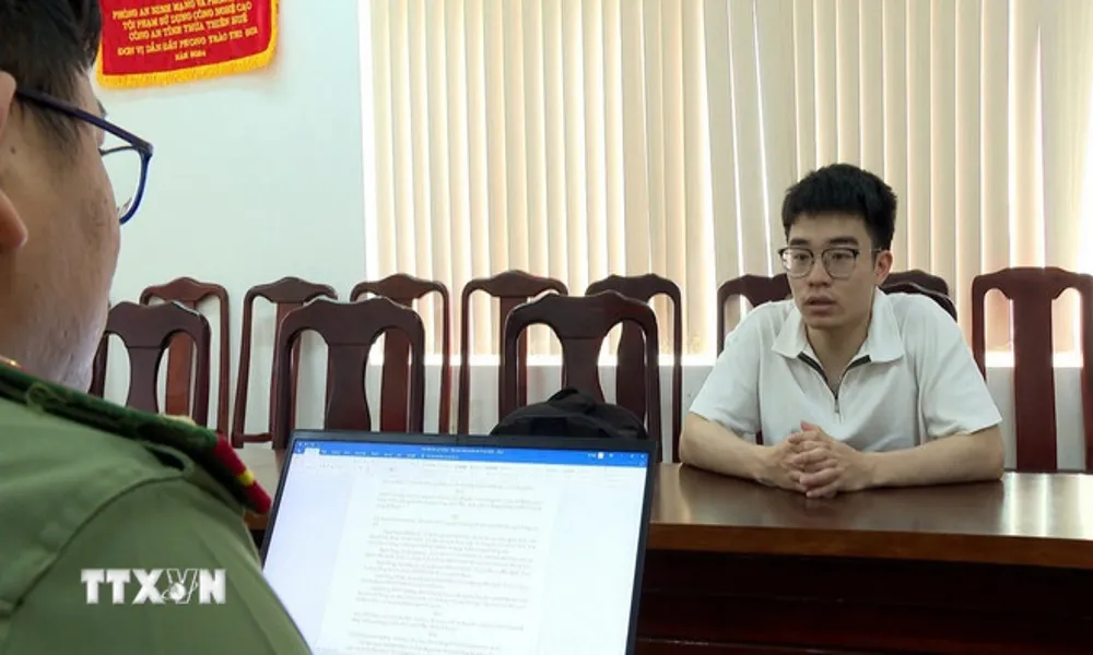 Triệt phá đường dây giấy tờ giả hàng tỷ đồng do Phạm Duy Phú cầm đầu