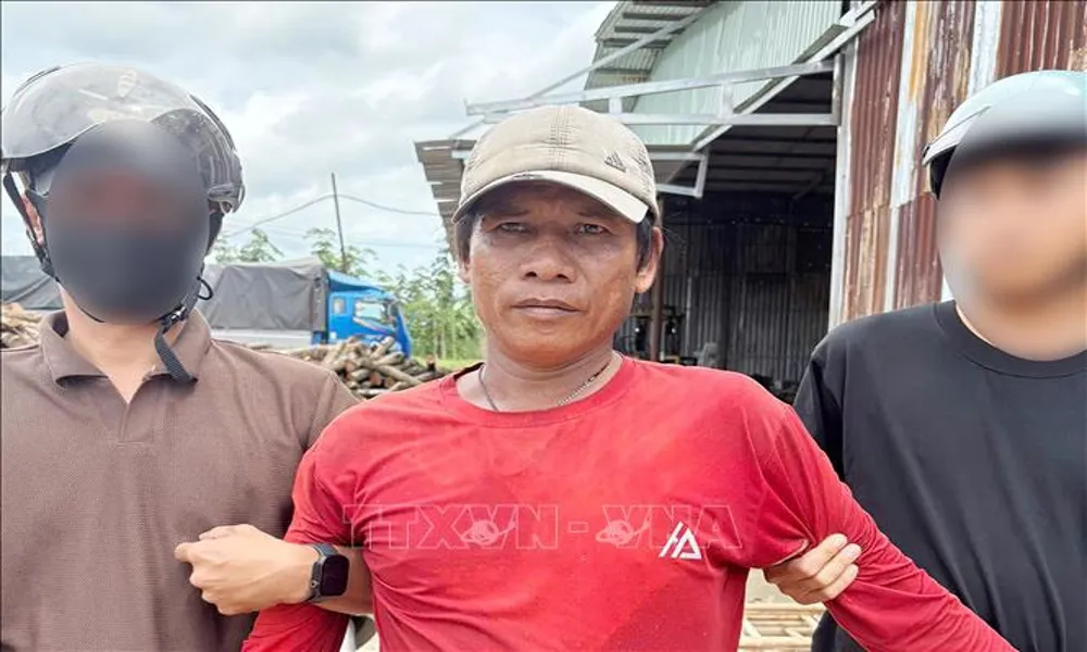 Công an An Giang tóm gọn hai đối tượng truy nã lẩn trốn nhiều tháng liền