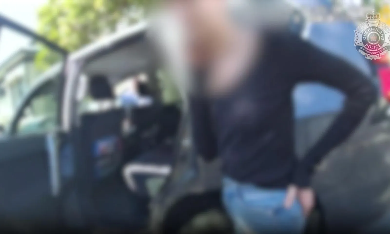 Giả mang thai để lừa tiền, người phụ nữ đối mặt 15 cáo buộc hình sự