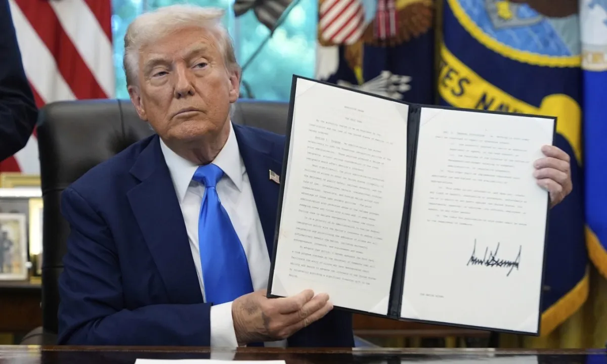 Ông Trump tung “thẻ vàng” 1 triệu USD: Nhập cư cho người giàu