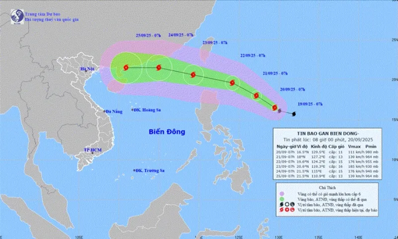Bão RAGASA hướng vào Biển Đông, cảnh báo sóng cao và gió giật mạnh
