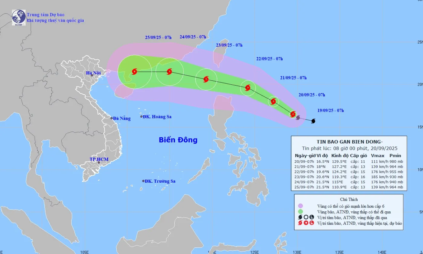 Bão RAGASA hướng vào Biển Đông: Sức gió giật cấp 17, biển động dữ dội