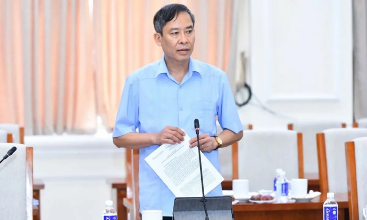 Bộ GD-ĐT đề nghị xác minh, xử nghiêm vụ học sinh kéo tóc, ấn đầu cô giáo