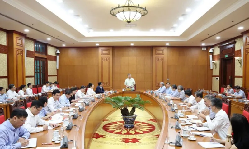 tong-bi-thu-lam-viec-voi-ban-thuong-vu-dang-uy-chinh-phu-ve-danh-gia-viec-trien-khai-nghi-quyet-cua-trung-uong-va-bo-chinh-tri-4