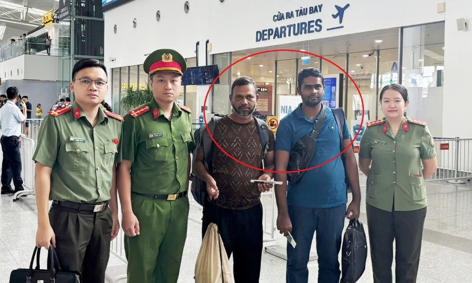 Khởi tố một chủ doanh nghiệp vì tổ chức cho 2 người Bangladesh ở lại Việt Nam trái phép