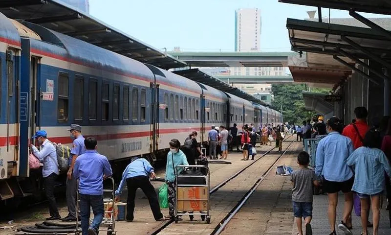 Giá vé tàu Tết Bính Ngọ 2026: Tăng nhẹ, nhiều ưu đãi cho hành khách mua sớm