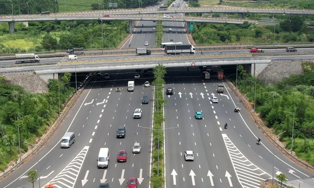 Cấm xe tải, xe khách lớn chạy làn 1 trên cao tốc Pháp Vân - Cầu Giẽ và Hà Nội - Hải Phòng