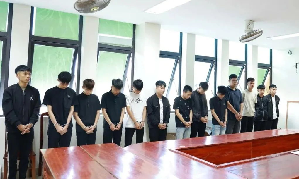 16 đối tượng bị khởi tố vì bắt giữ người và hành hung gây thương tích