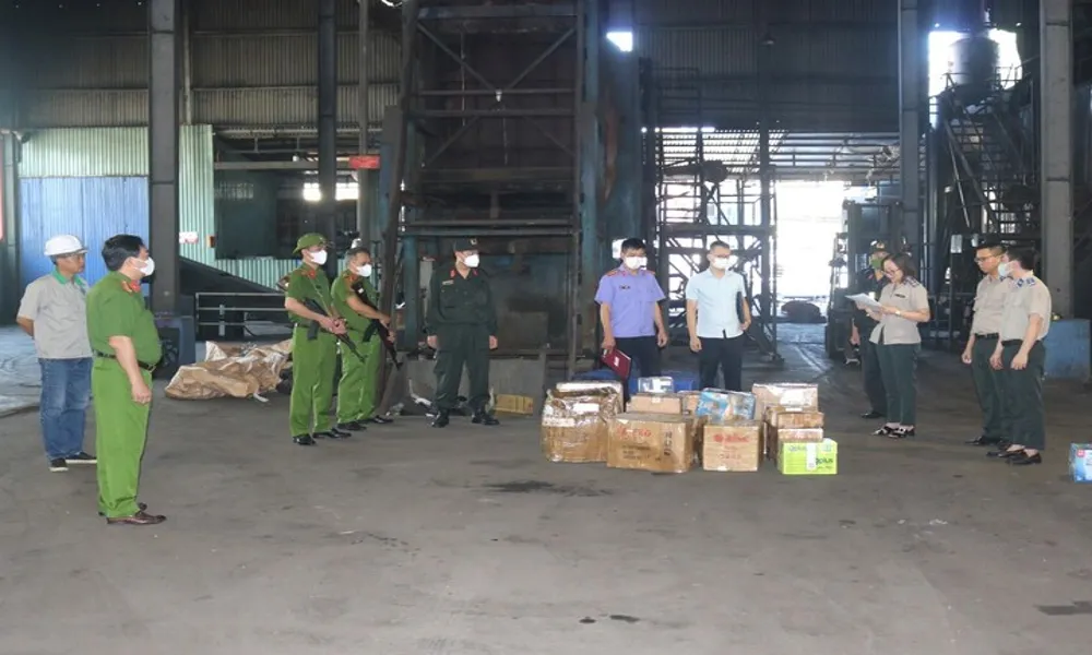 Hơn 230 bánh heroin cùng nhiều tang vật án hình sự bị tiêu hủy công khai