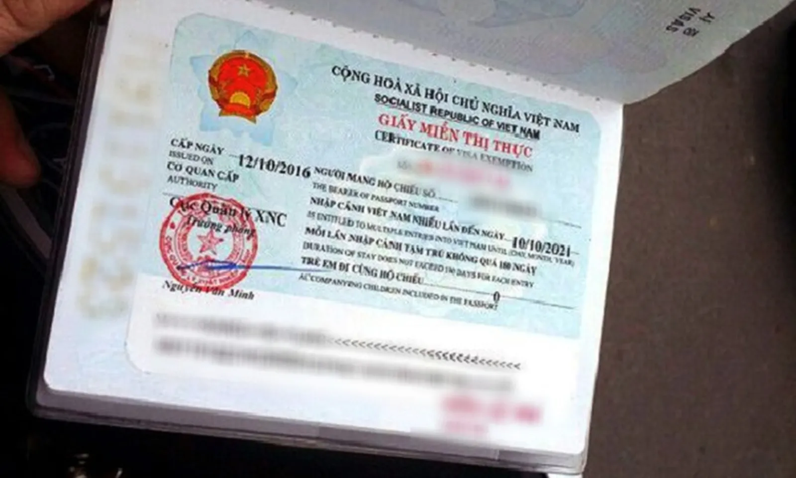 Giảm thời gian cấp giấy miễn thị thực xuống còn 1 ngày