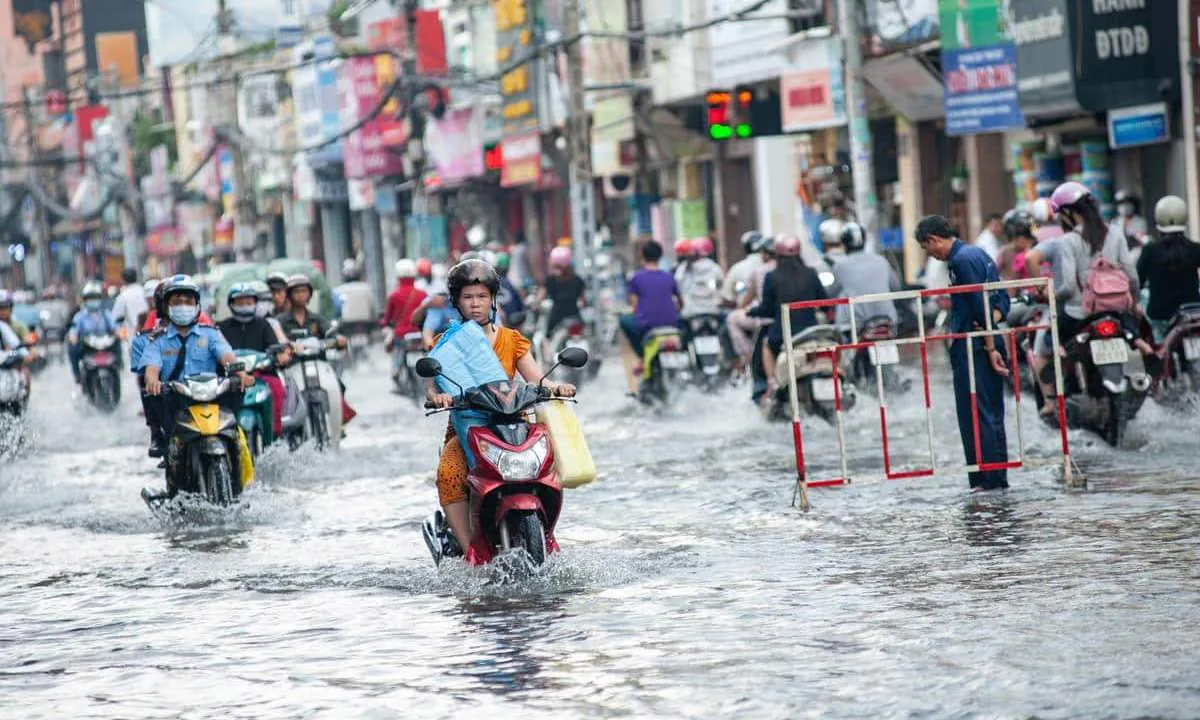 Cảnh báo tốc độ lún 2-8 cm/năm, TPHCM cần giải pháp ứng phó lâu dài