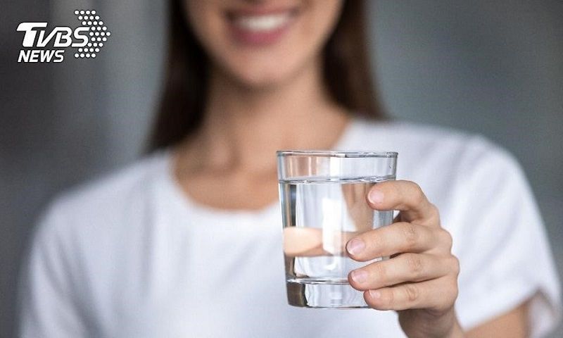 Uống “ly nước đầu tiên” trong ngày như thế nào mới đúng?