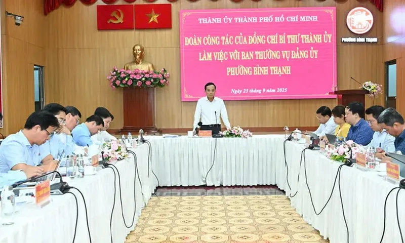 Bí thư Thành ủy Trần Lưu Quang thị sát dự án cải tạo rạch Xuyên Tâm