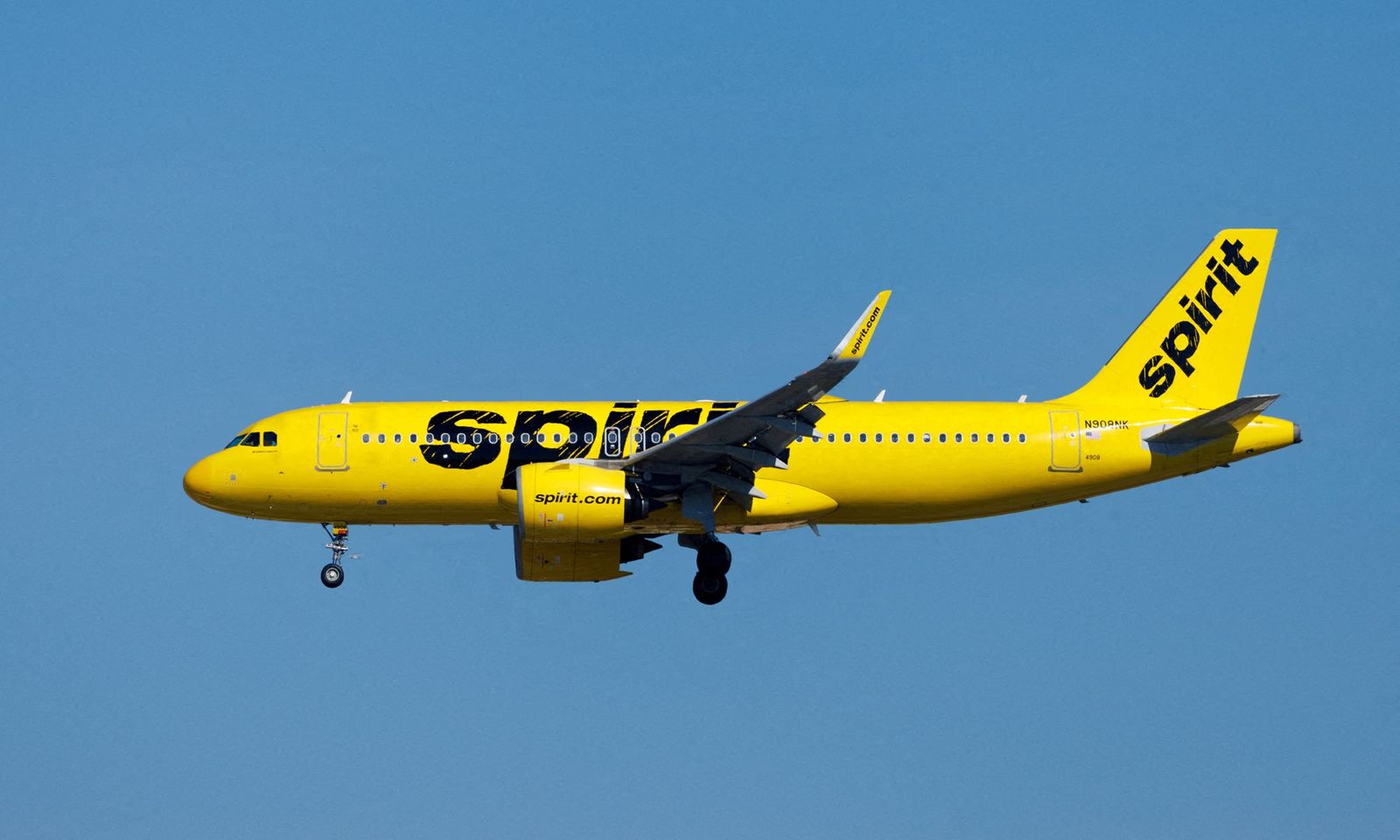 Spirit Airlines sắp cho hơn 30% tiếp viên hàng không nghỉ việc tạm thời