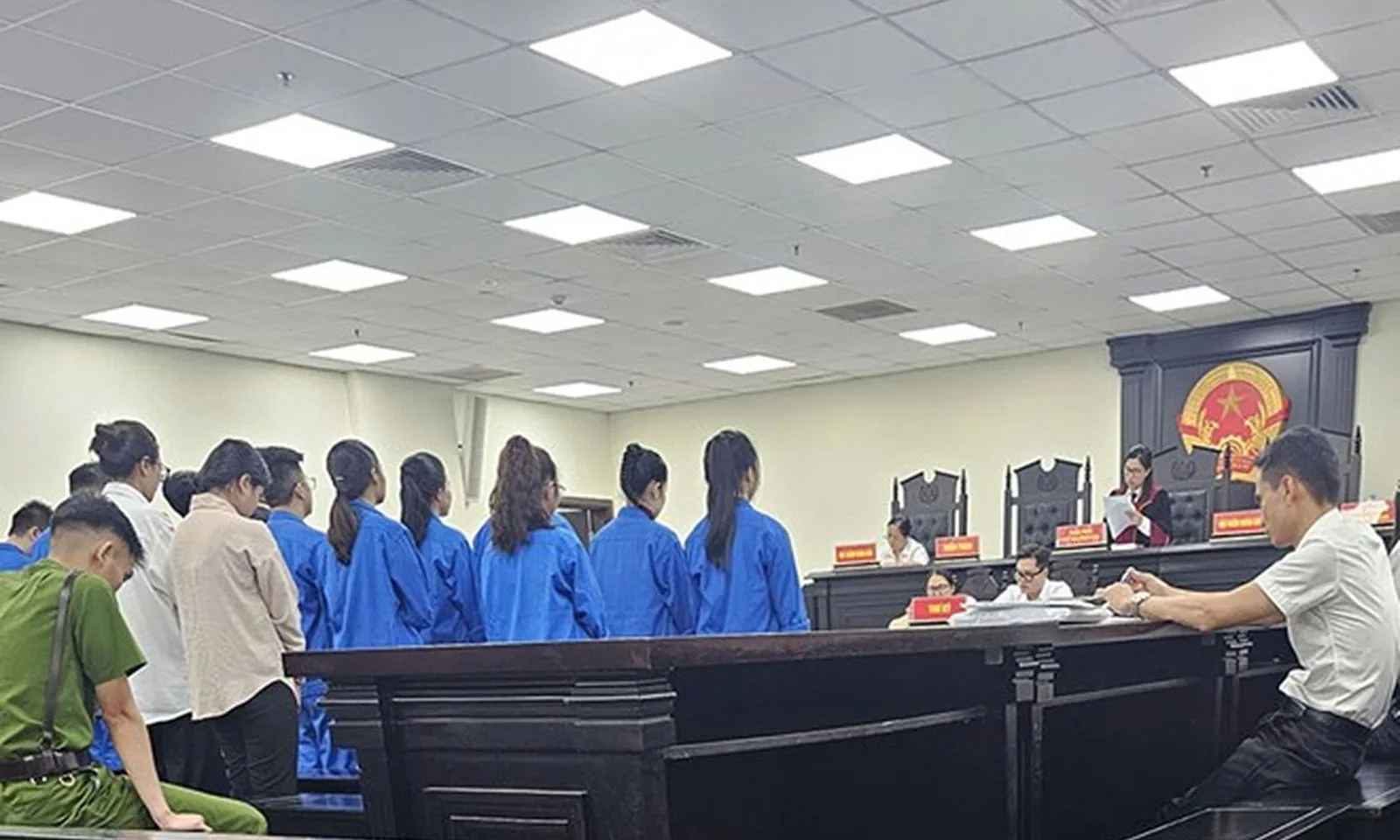 19 bị cáo trong đường dây lừa đảo liên quan đến “siêu lừa” Mr Pips lĩnh án