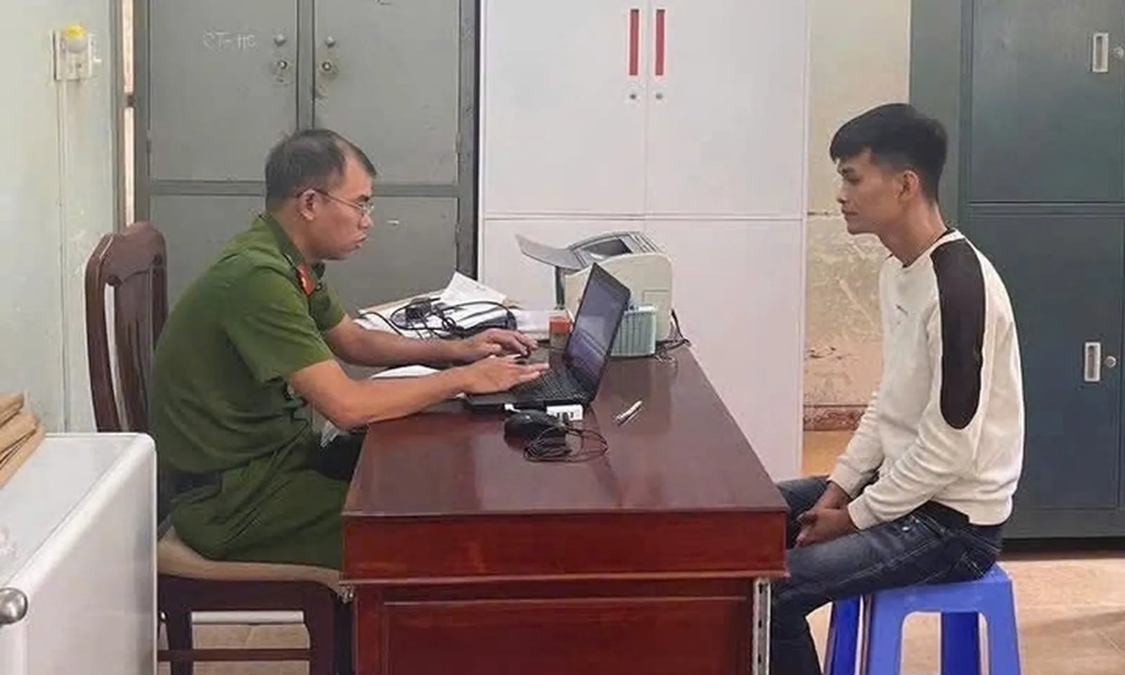 Công an triệu tập nam thanh niên hành hung thai phụ gây phẫn nộ