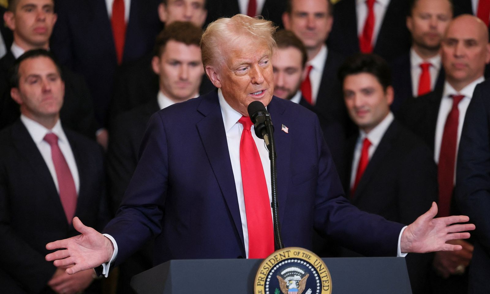 Ông Trump ký lệnh coi Antifa là một tổ chức khủng bố