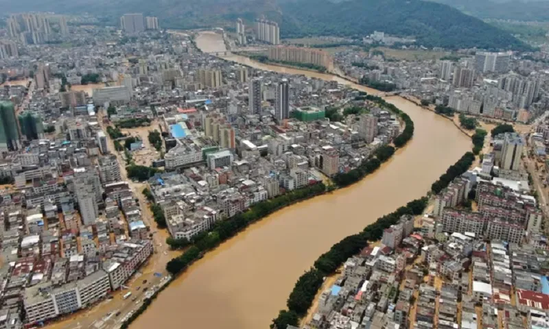 Trung Quốc nâng mức ứng phó bão Ragasa lên cấp 3 